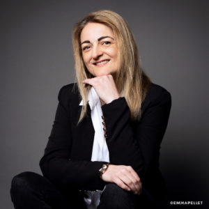 portrait corporate , cheffe d'entreprise, photo à nantes, photographie professionnelle,corporate, portrait en studio, photographe emma pellet